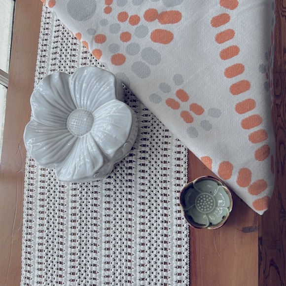 Orange Gray White Atomic Table Cloth Orange Gray Blanket Set Succulent Dish NEW - Picture 2 of 3